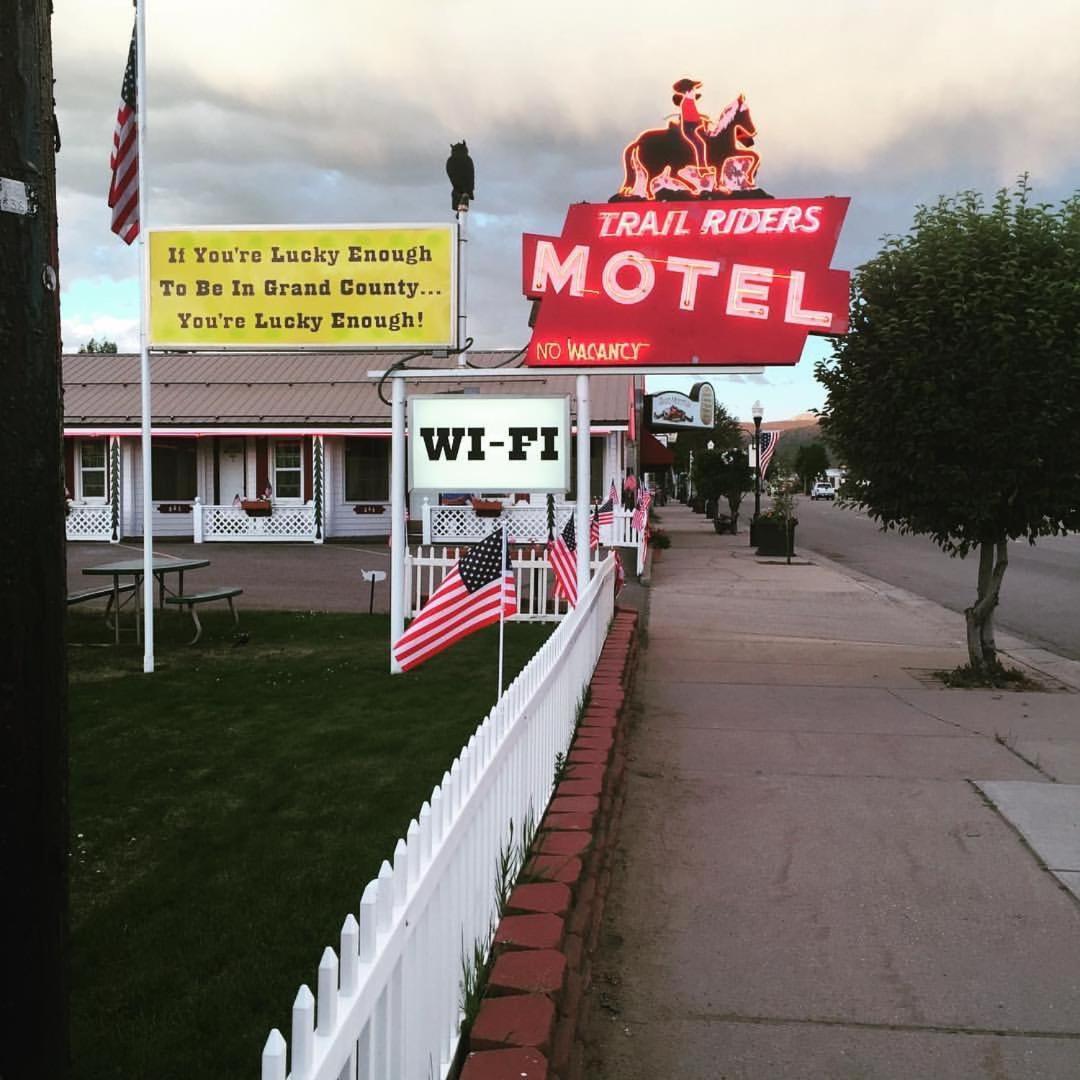 غرانبي Trail Riders Motel المظهر الخارجي الصورة