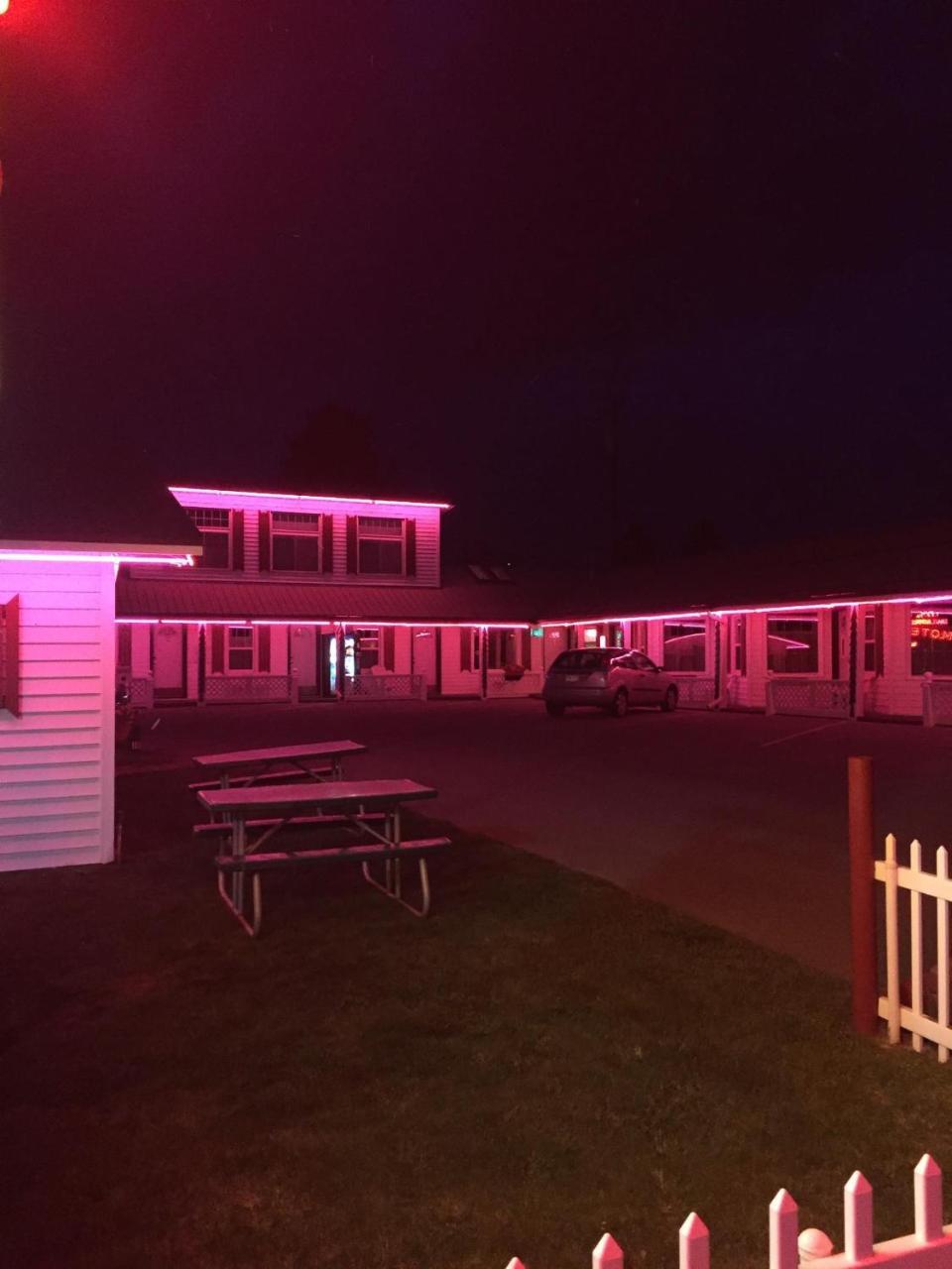 غرانبي Trail Riders Motel المظهر الخارجي الصورة